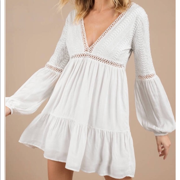 White long sleeve dress - Picture 1 of 3